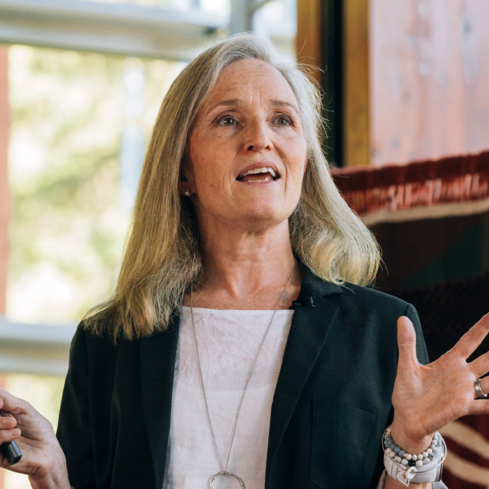 Dr. Karin Kausky